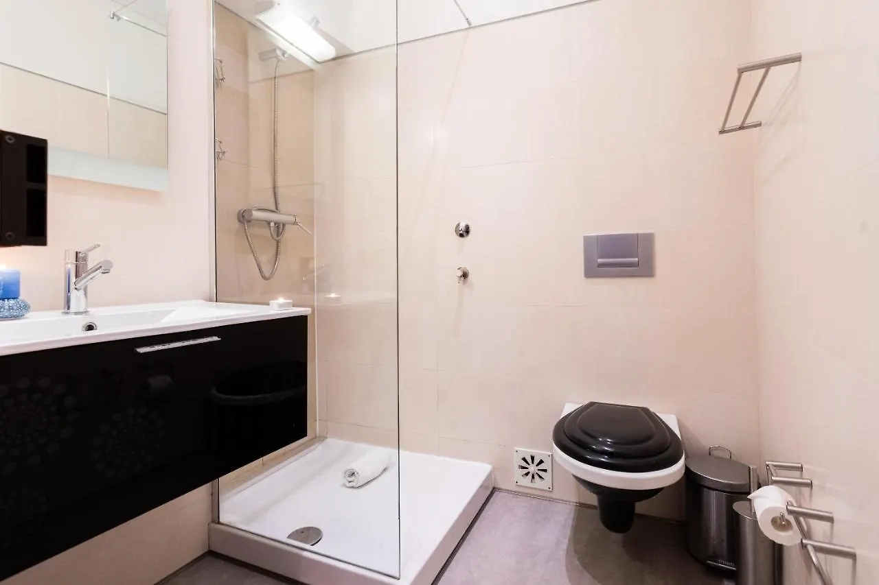 Bairro Alto Superior Two Bedroom Apartment By Les Deux Mariettes Lisboa