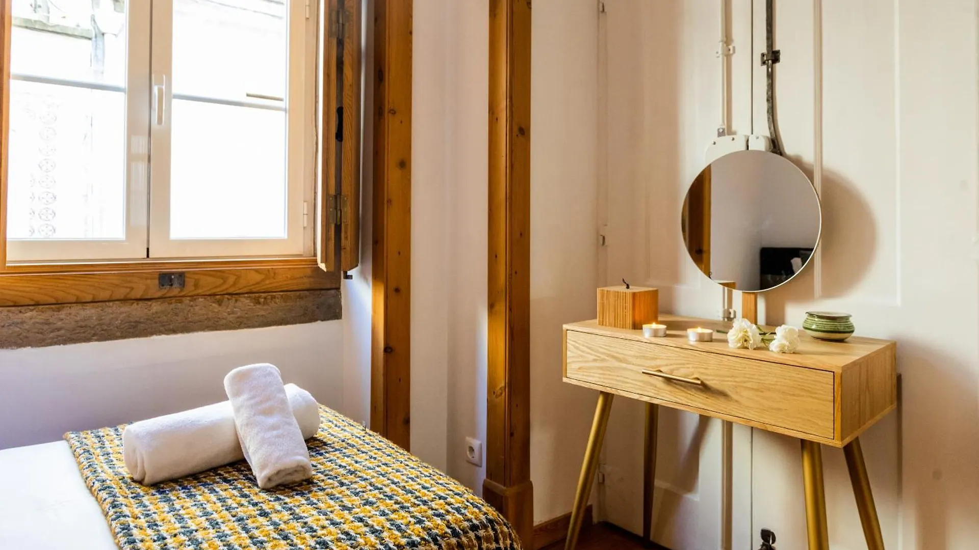 Bairro Alto Superior Two Bedroom Apartment By Les Deux Mariettes Lisboa