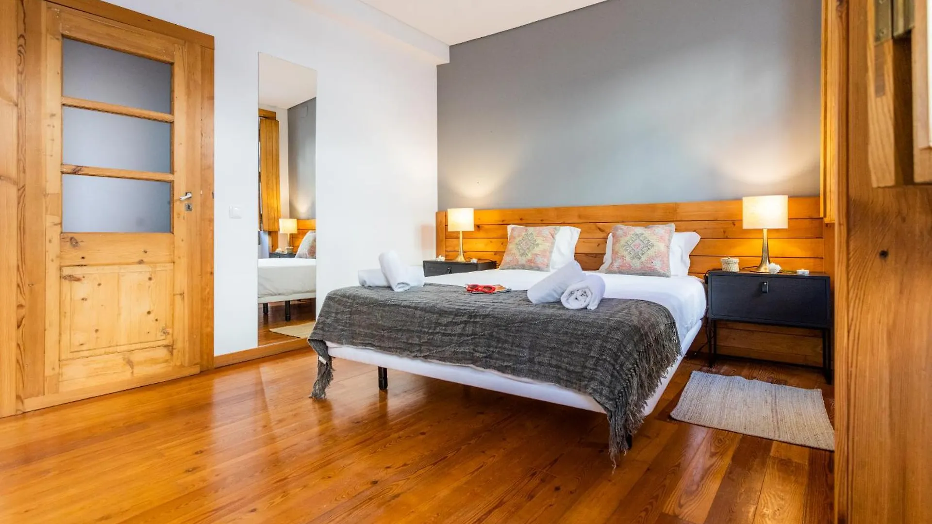 Bairro Alto Superior Two Bedroom Apartment By Les Deux Mariettes Lissabon Portugal